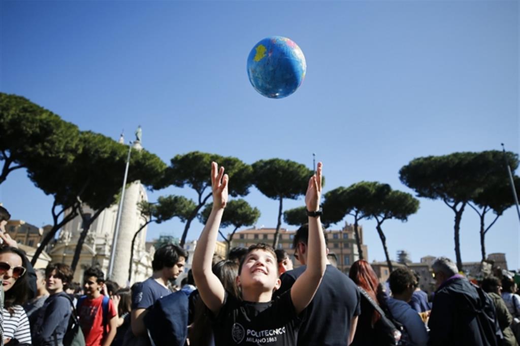 Una manifestazione dei Fridays for future a Roma (Laprese)