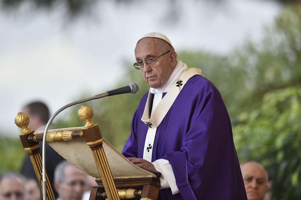 Papa Francesco ha pronunciato l'omelia di fronte a migliaia di fedeli - 