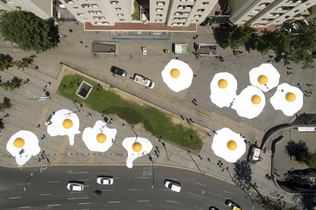 Uova giganti in piazza