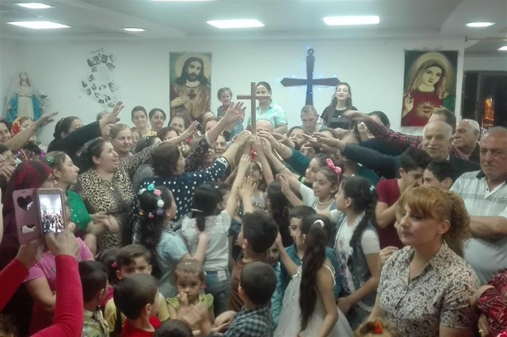 Iraq, la gioia dei cristiani di Qaraqosh / VIDEO