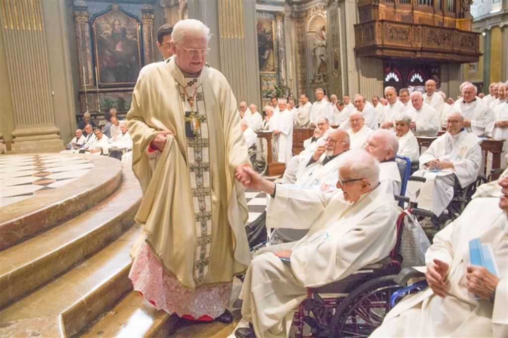 Preti anziani e malati, sempre al servizio della Chiesa