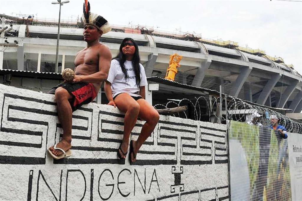 I Giochi tristi degli indios lontano dal Maracanã 