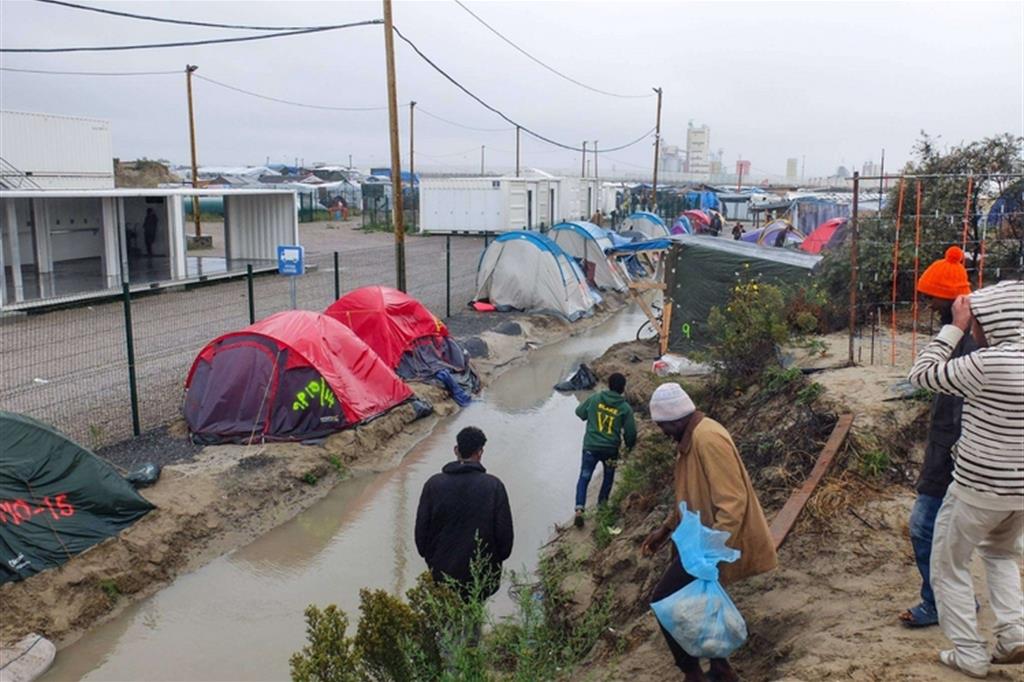 Calais, voci dalla «giungla»: un muro non ci ferma