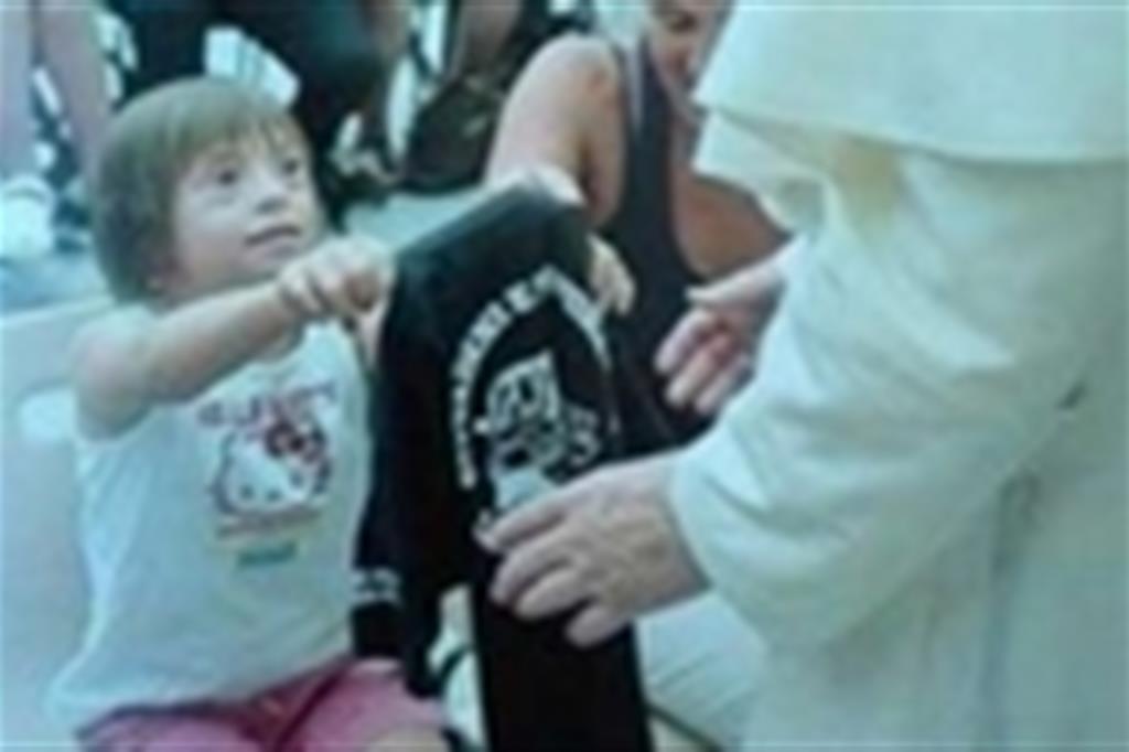 La piccola Elena e quella maglietta del dramma di Taranto donata al Papa
