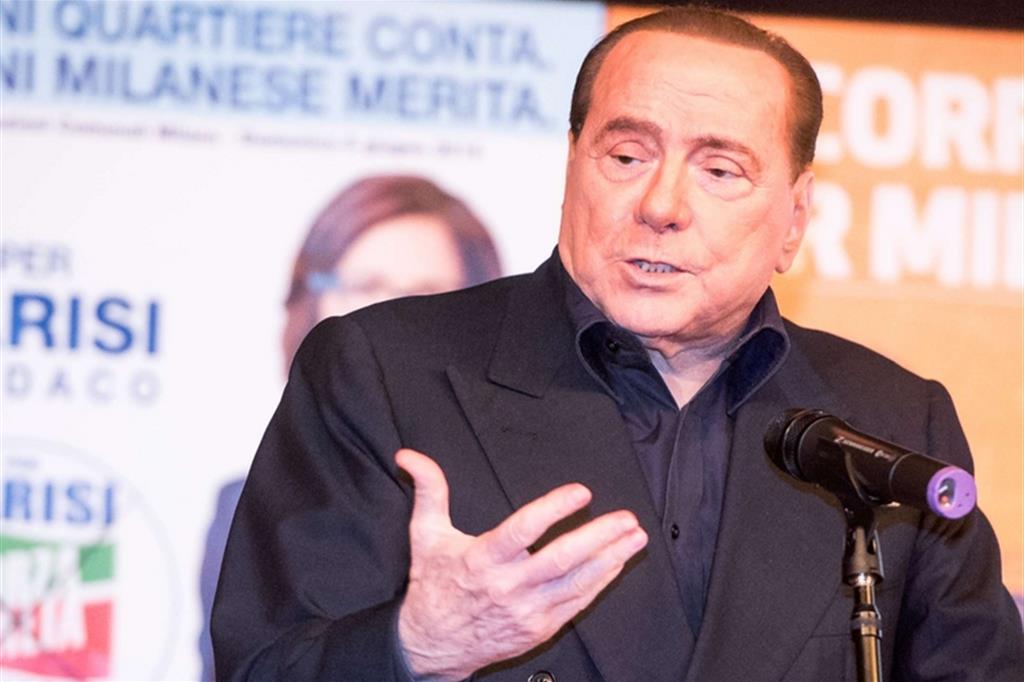 Berlusconi sarà operato, «ha rischiato la vita»