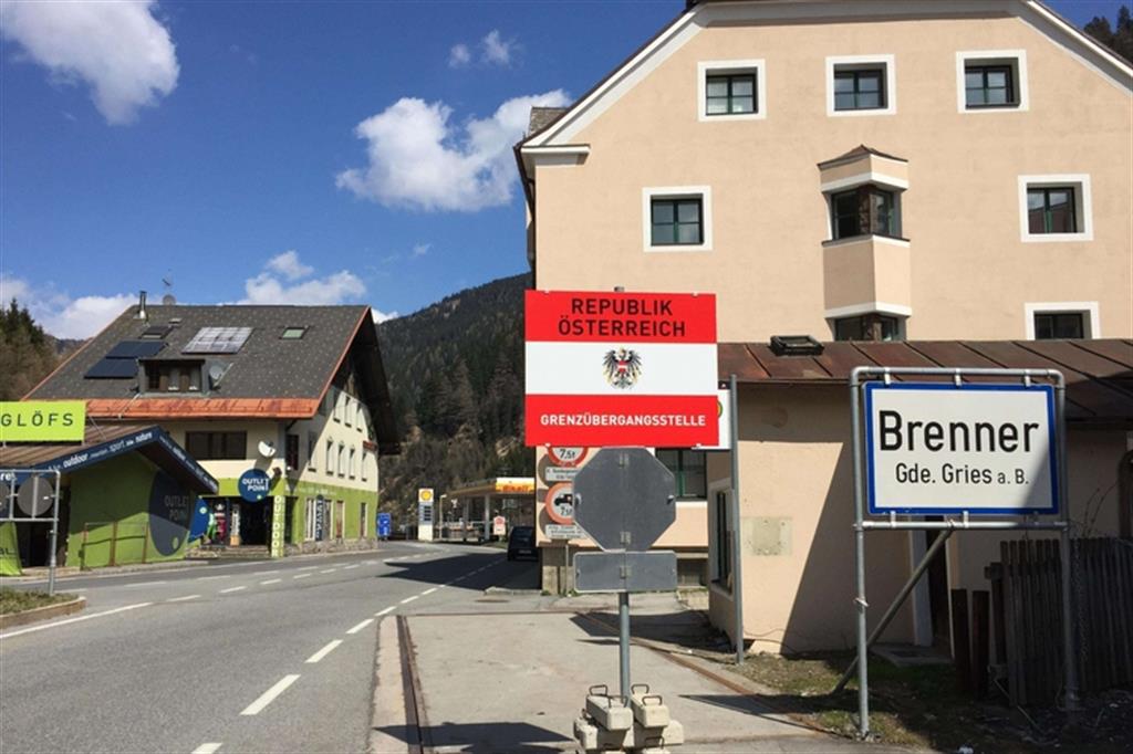 Profughi, Austria pronta a chiudere il Brennero