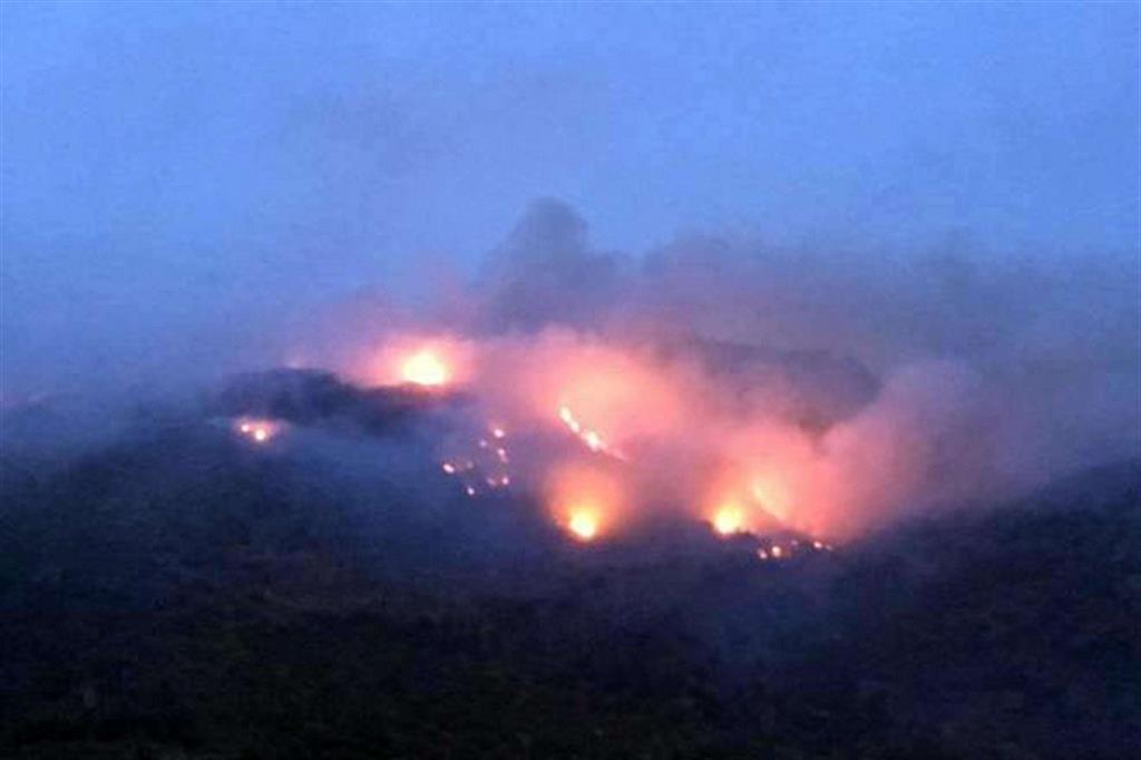 Pantelleria brucia, chiesto stato di emergenza