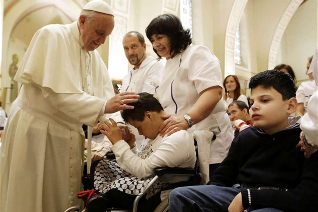 Papa: rispettare ogni vita, anche di fronte a disabilità gravissime
