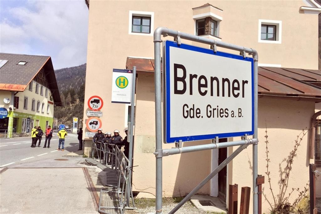 Brennero, l'Austria ferma il muro  