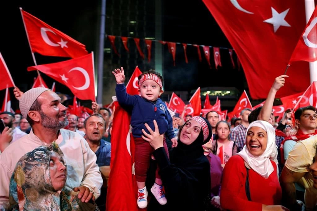 Turchia, arrestato il nipote Gülen 