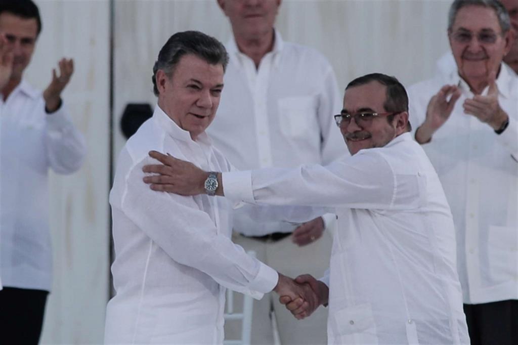 Colombia, storica firma di pace governo-Farc