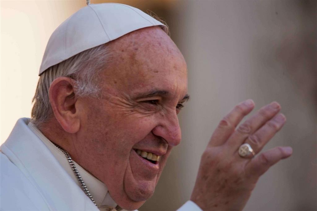 Papa: divisioni e soldi distruggono la Chiesa 