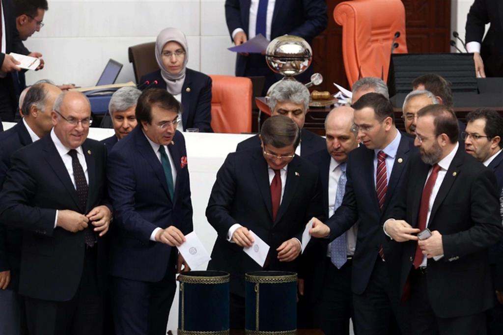 Turchia, revocata l'immunità parlamentare 