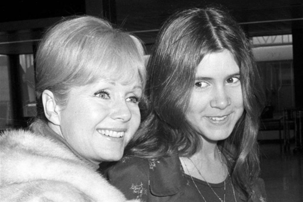 Debbie Reynolds con la figlia Carrie Fisher, allora quindicenne