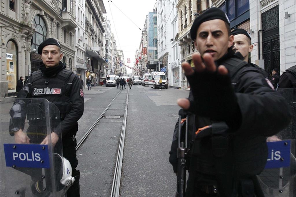 Kamikaze del Daesh a Istanbul: 5 morti 
