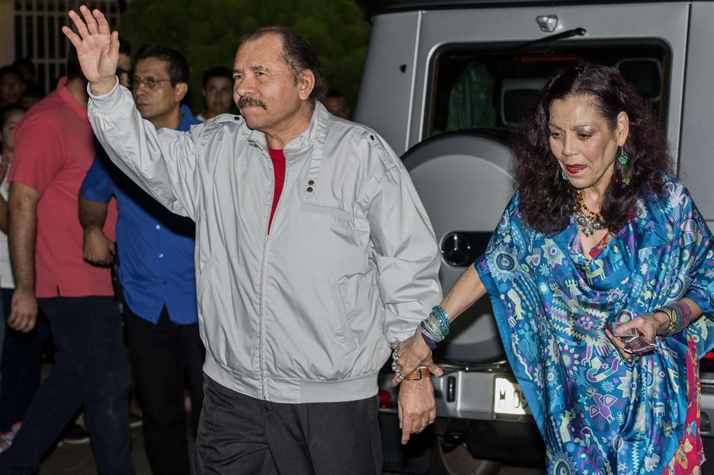 Il presidente del Nicaragua Ortega con la moglie Murillo (Ansa)