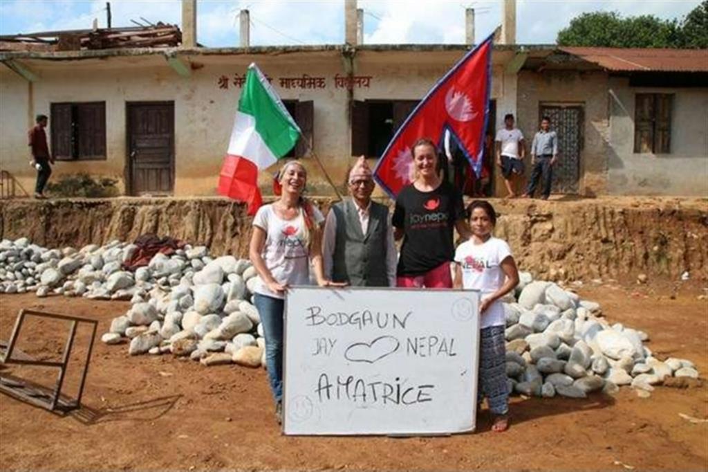 Un villaggio del Nepal raccoglie fondi per Amatrice 