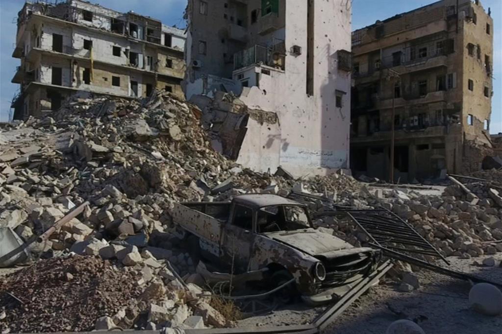 Aleppo, i ribelli lasciano ad Assad la città vecchia