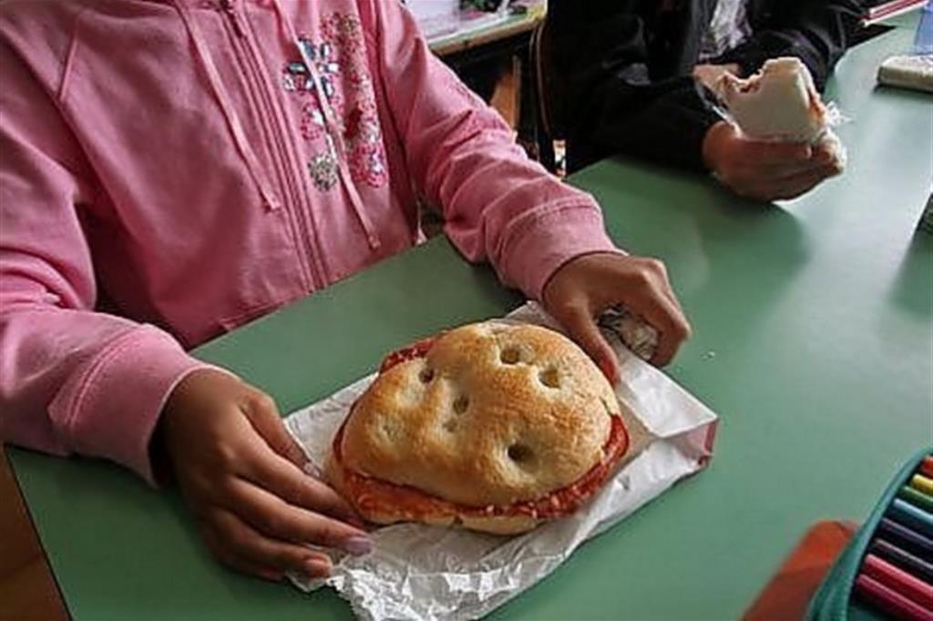 Udine, ragazzina sviene a scuola: non mangiava da due giorni