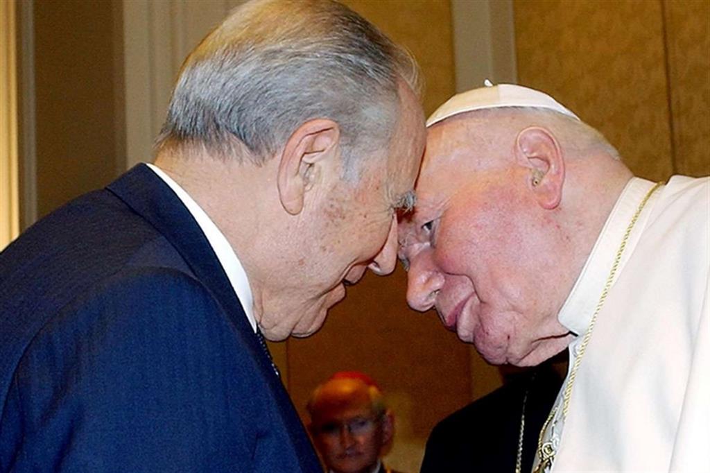 Ciampi, «sana laicità» e dialogo con i Papi