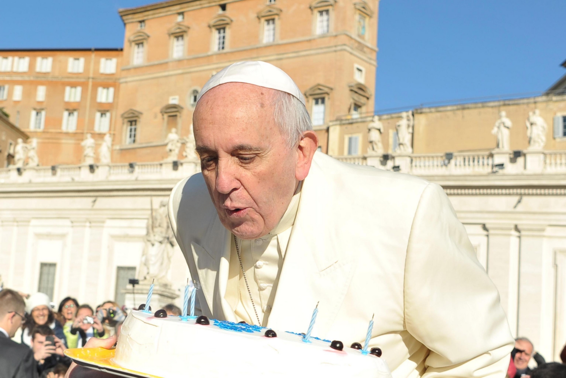 Come Fare Gli Auguri Di Buon Compleanno A Papa Francesco