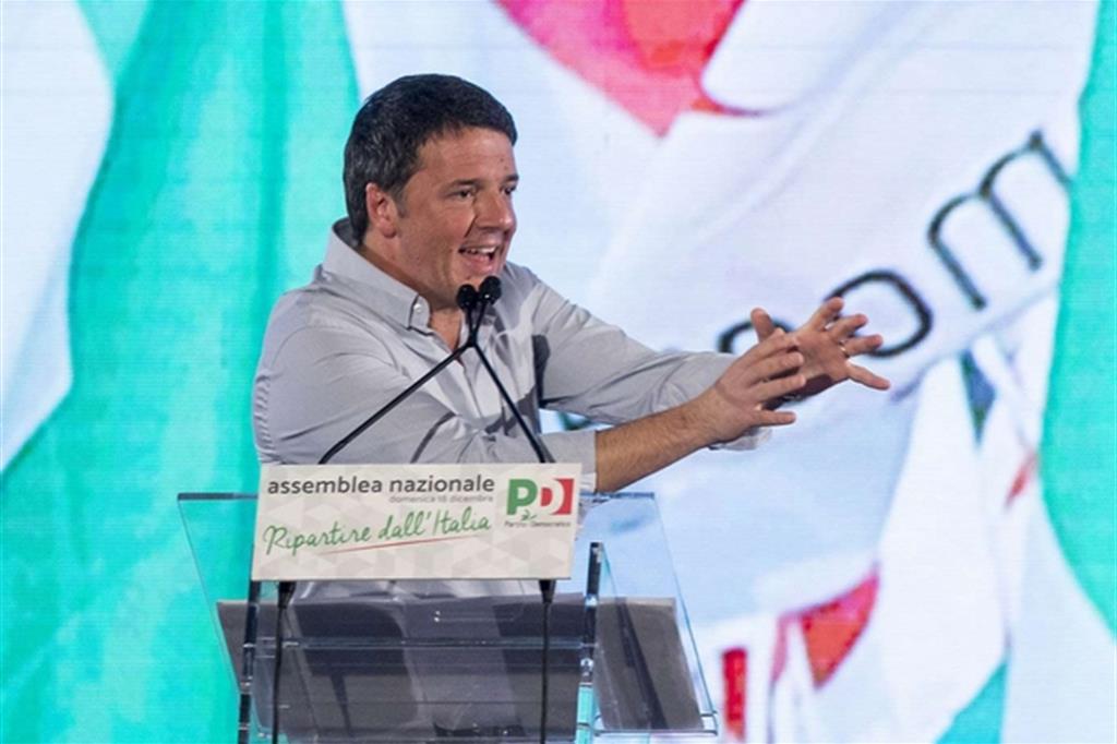 Renzi: primarie di coalizione e voto entro l'estate