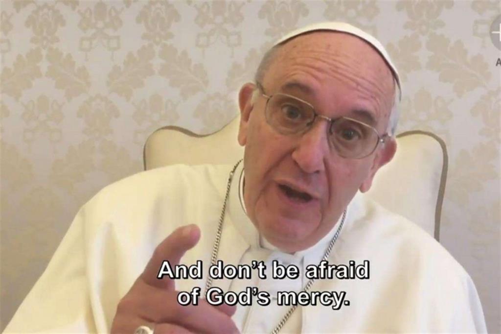 Il Papa: «Un'opera di misericordia in ogni città»
