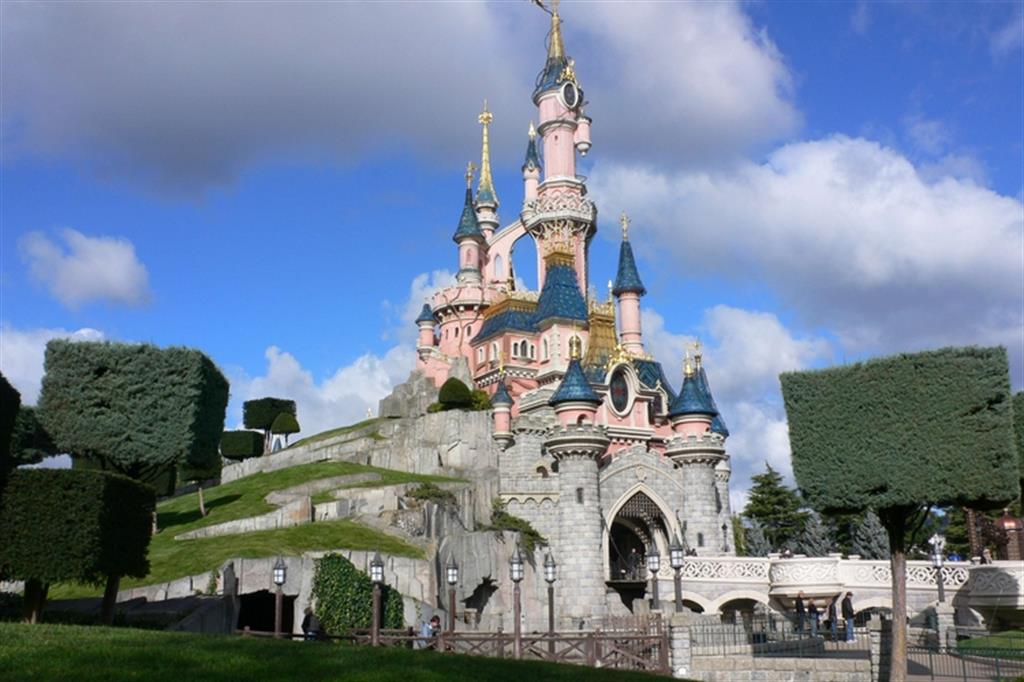 Armi in valigia, arrestato a Disneyland Paris