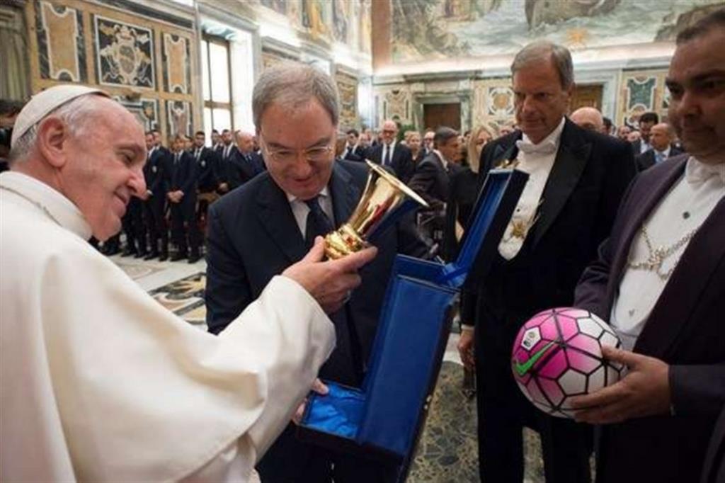 Il Papa a Juve e Milan: siate campioni nella vita