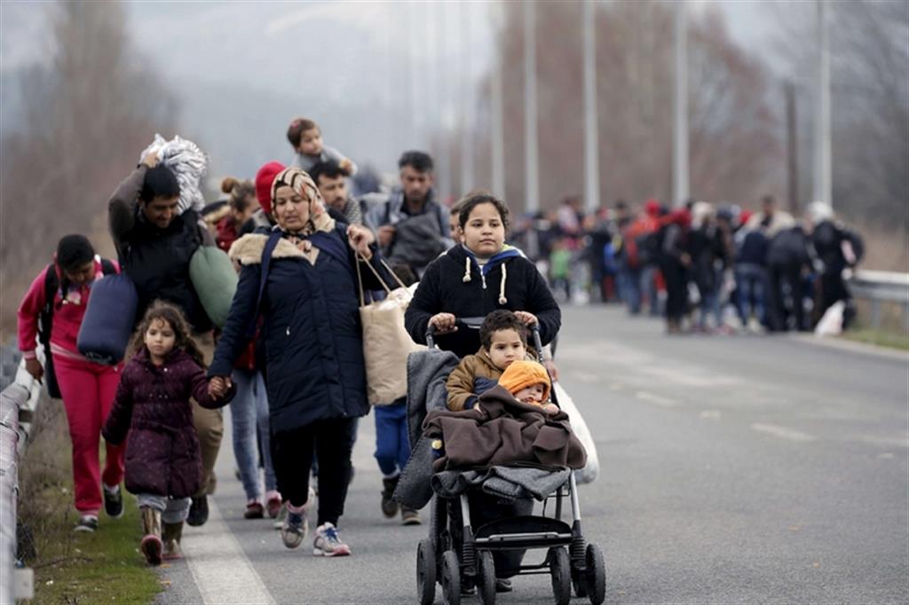 Balcani: ingressi per i profughi a singhiozzo