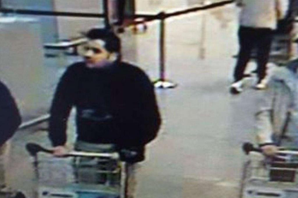 Quattro terroristi a Bruxelles Farnesina: forse vittima italiana