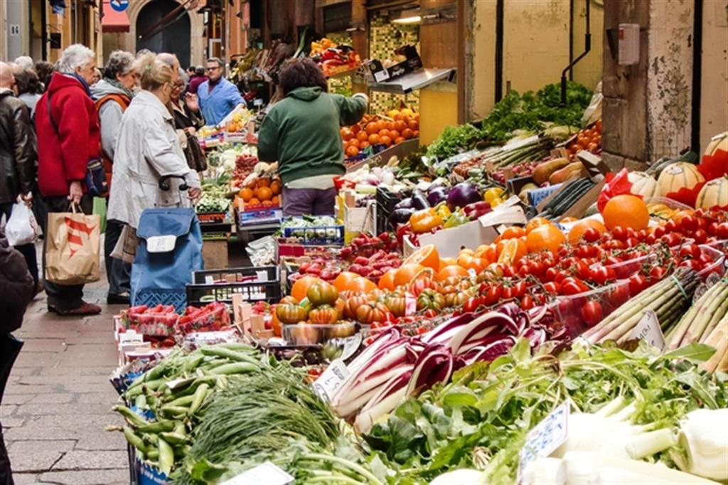 L'Italia torna in deflazione, ad ottobre prezzi in calo