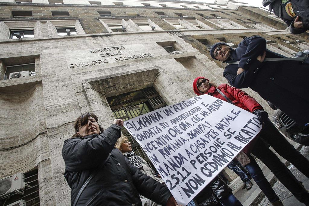 La protesta dei lavoratori di Almaviva a Roma