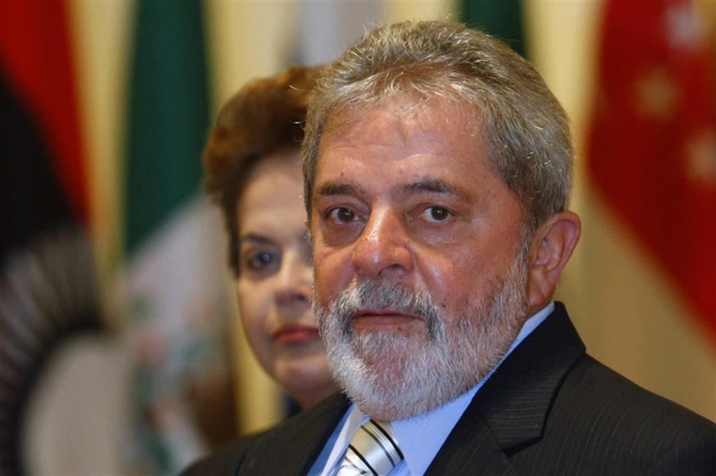Brasile, la procura chiede l'arresto di Lula