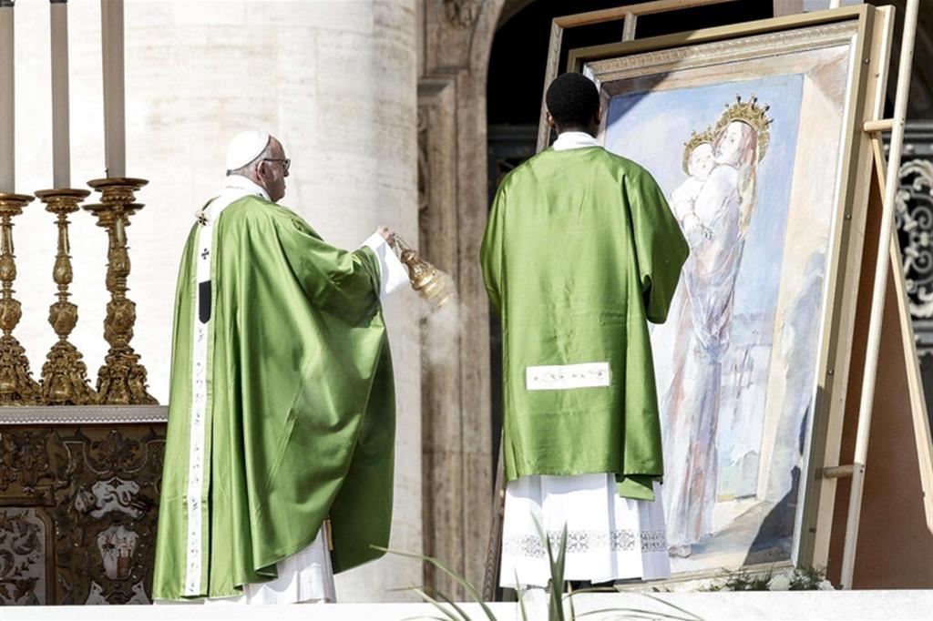 Il Papa ai catechisti: l'insensibilità scava abissi