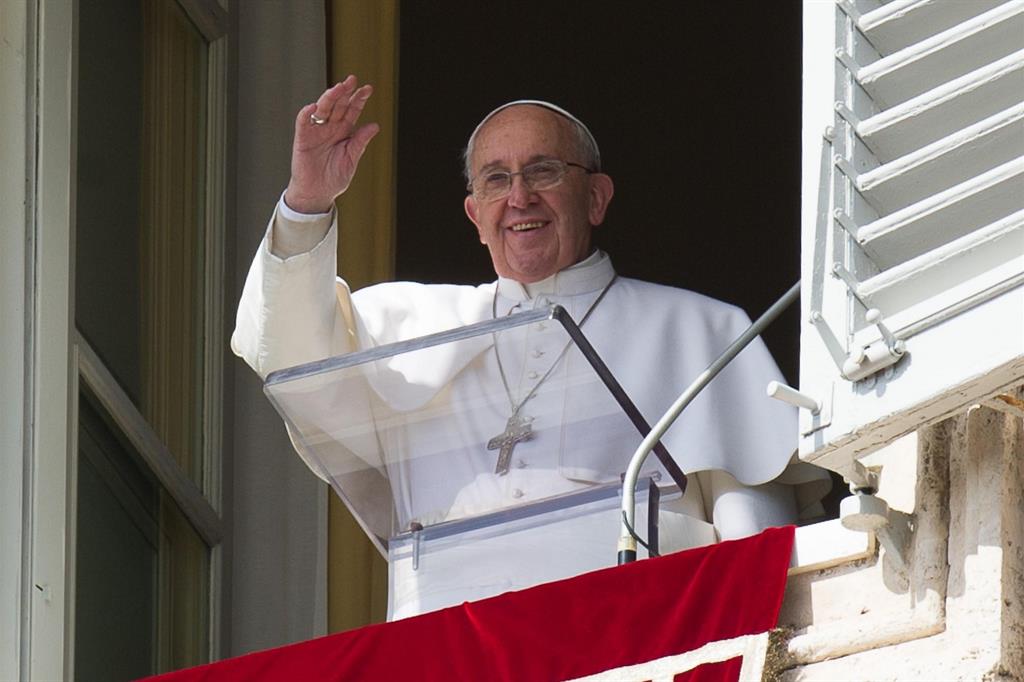 Il Papa: il mondo odia i cristiani. Oggi più martiri che nei primi secoli