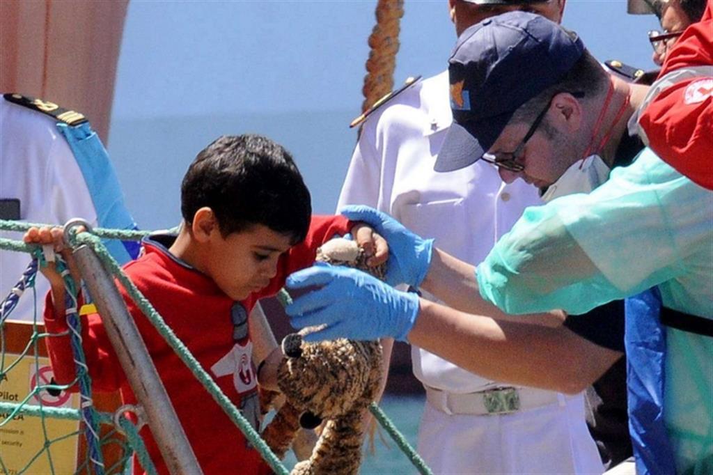 Naufragio nell'Egeo: 2 bambini morti 