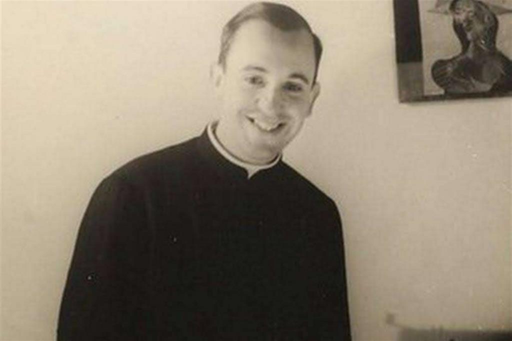 Jorge Mario Bergoglio da 47 anni sacerdote