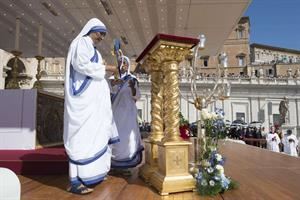 Parolin: Santa Teresa vedeva Gesù negli altri