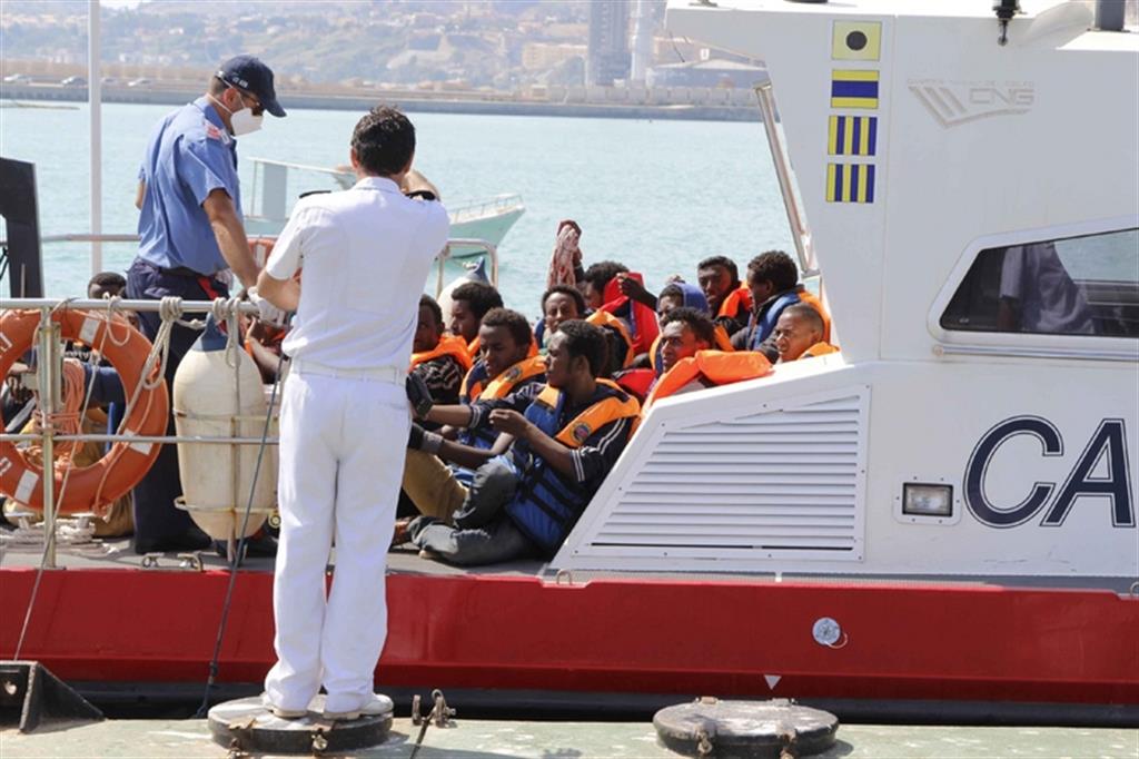 Canale di Sicilia, soccorsi 1700 migranti 