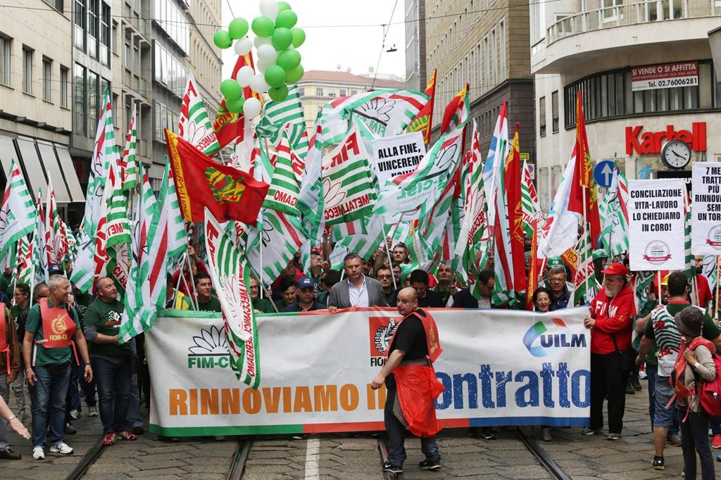 Giungo 2016, sciopero regionale a Milano per il rinnovo del contratto (Fotogramma)