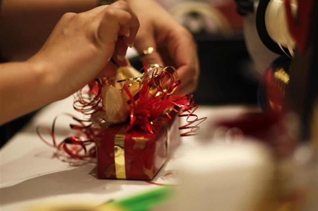 Regali di Natale, 600 euro la spesa media delle famiglie