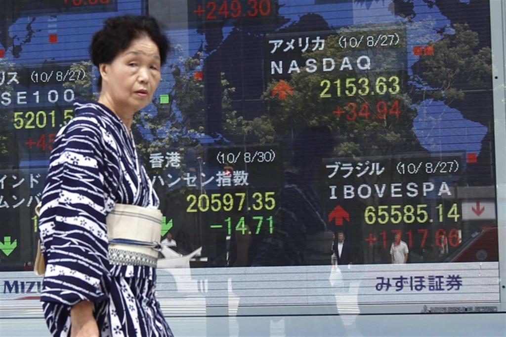 Giappone, boom di centenari. Il governo taglia sui regali