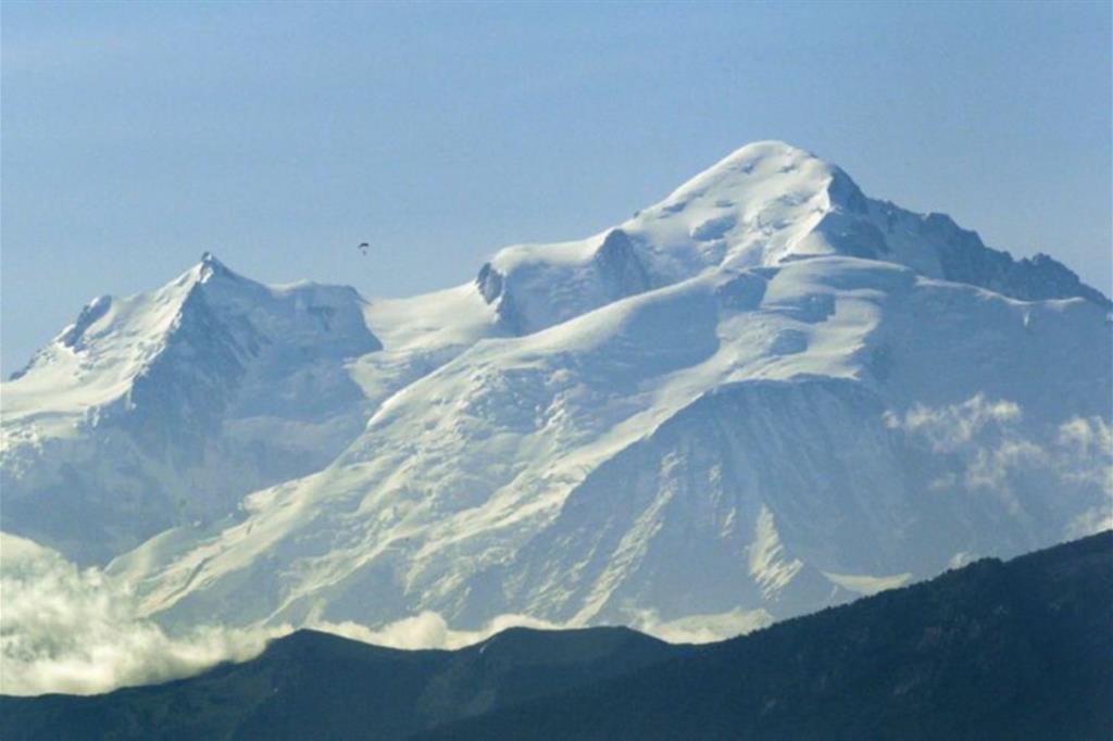 A 12 anni sul Monte Bianco Cai: «Follia dei genitori» 