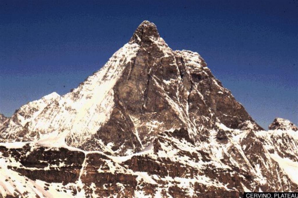 Due alpinisti precipitano dal Cervino