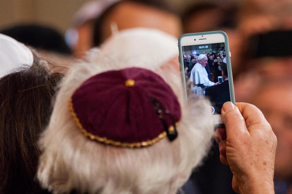 17 gennaio 2016. Il Papa alla Sinagoga di Roma, a 30 anni dallo storico abbraccio tra papa Wojtyla e il rabbino capo Elio Toaff. - 