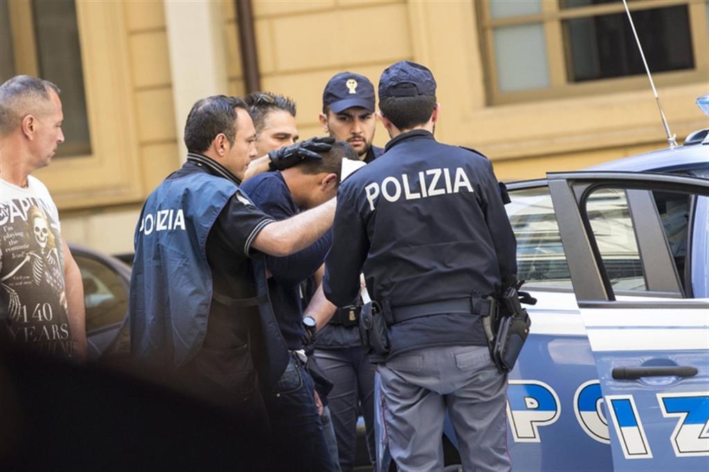 Omicidi e spaccio di droga, 37 arresti a Roma
