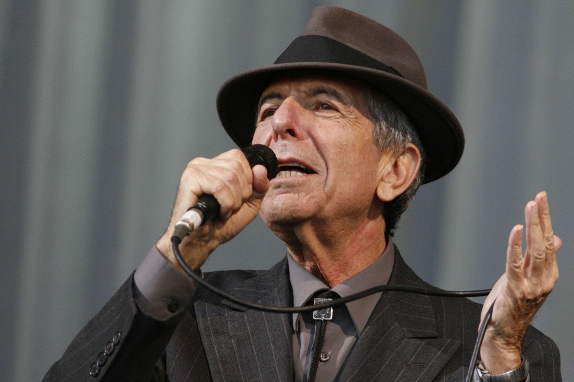 Addio a Leonard Cohen, maestro della poesia e della preghiera in musica