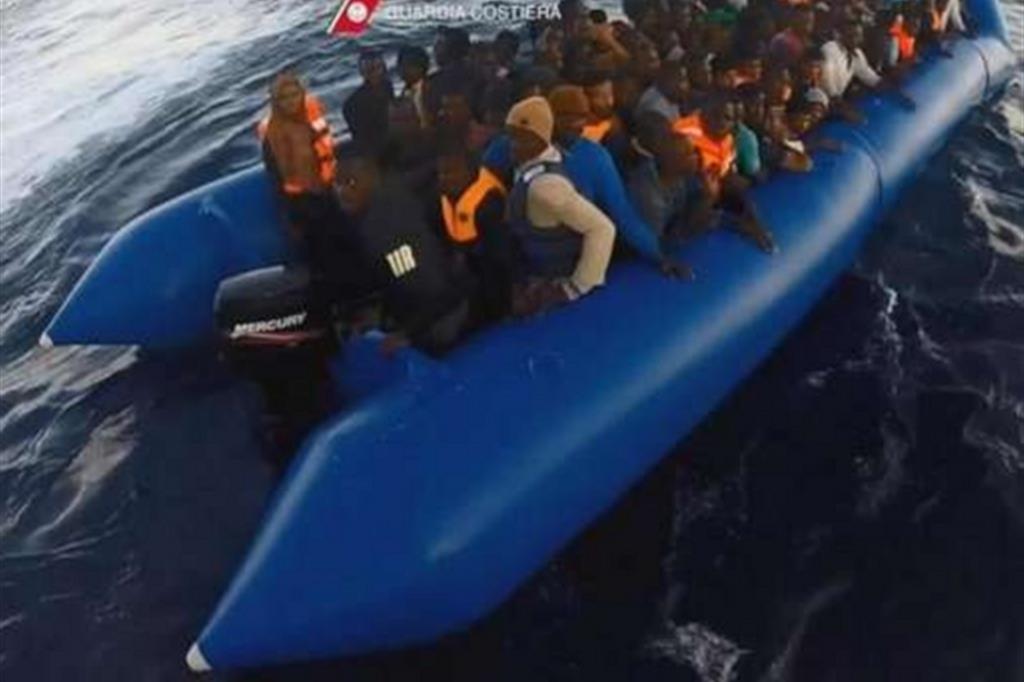 Cagliari, nuovo sbarco: ci sono anche sei giovani donne morte schiacciate
