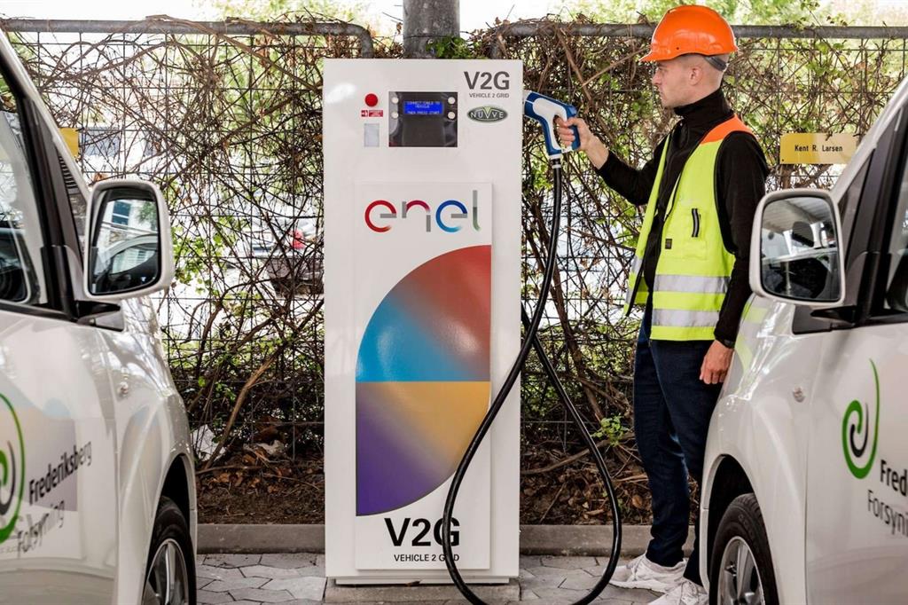 L'auto che cede energia: Nissan e Enel vanno avanti 